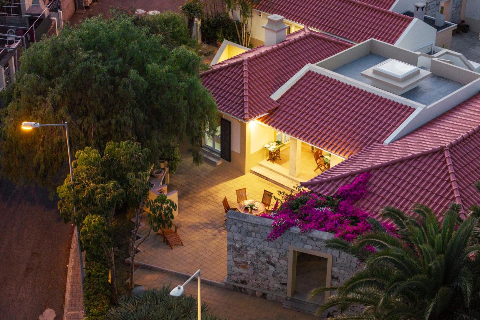 Casa De Ferias By An Island Holiday home *