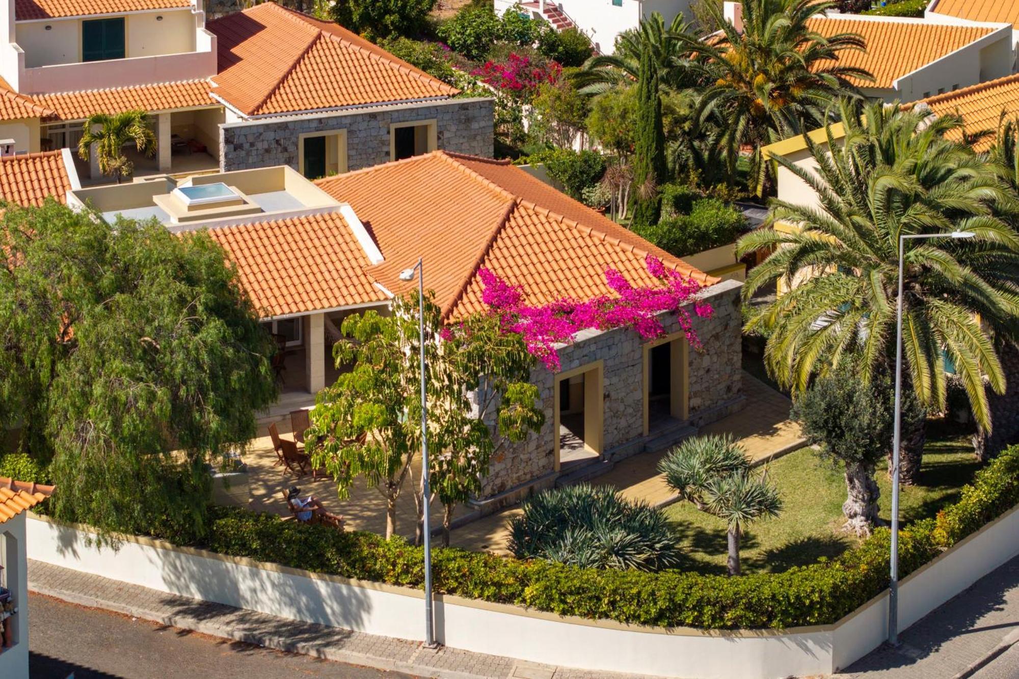 Casa De Ferias By An Island *